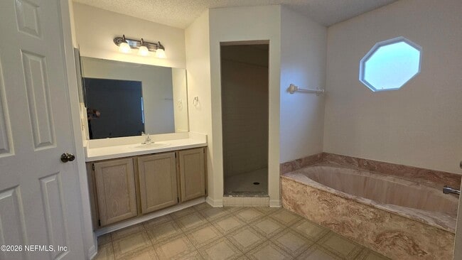 Building Photo - 8636 Charlesgate Cir N