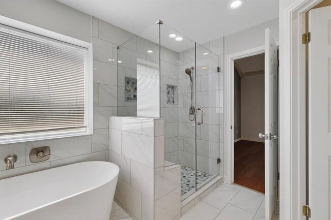 Building Photo - 15114 Wells Port Dr