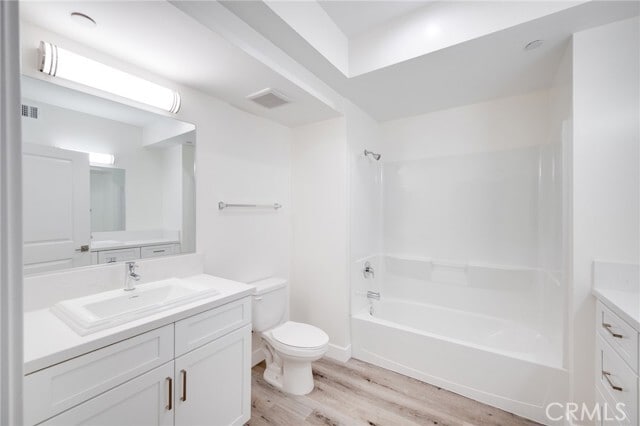 Building Photo - 14526 Hartland St