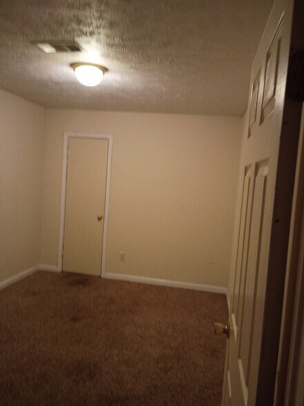 Room 2 - 518 Westshire Dr