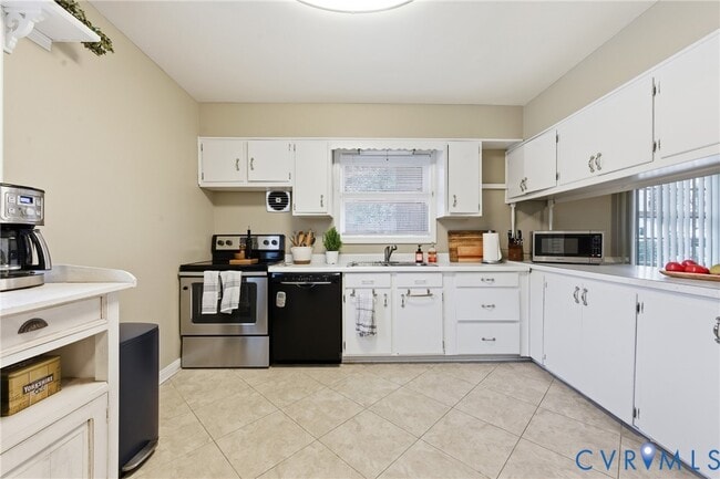 Building Photo - 4910 Monumental St