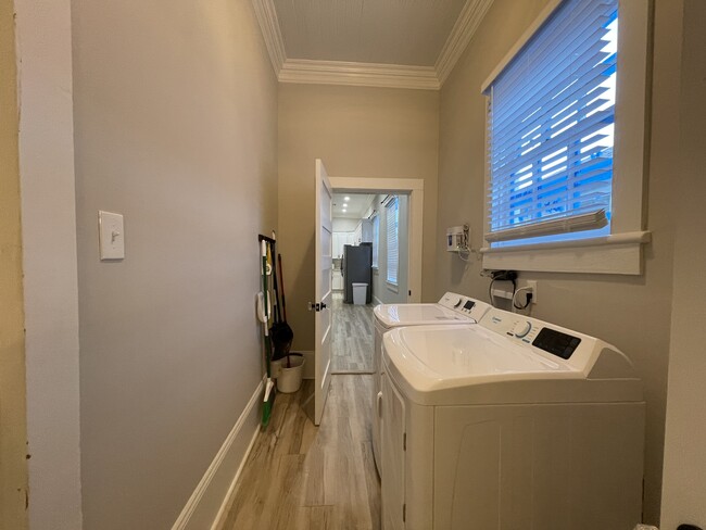 Laundry room - 526 6th St