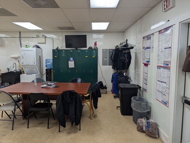 Building Photo - 1500 Wilson Ave