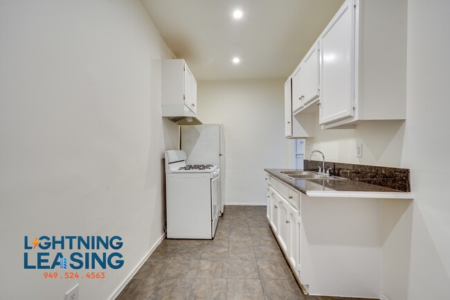 Building Photo - 1516 S Wilton Pl