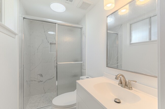 Building Photo - 10126 Pine Moss Dr