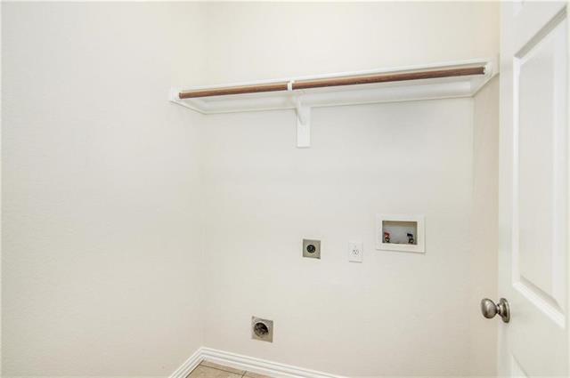 Building Photo - 1213 Shamrock Dr