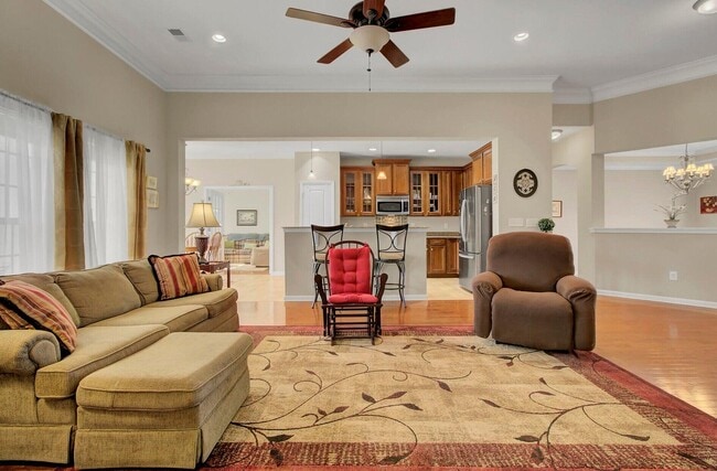 Building Photo - 160 Mayfield Dr