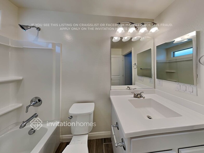 Building Photo - 242 N 69th Pl