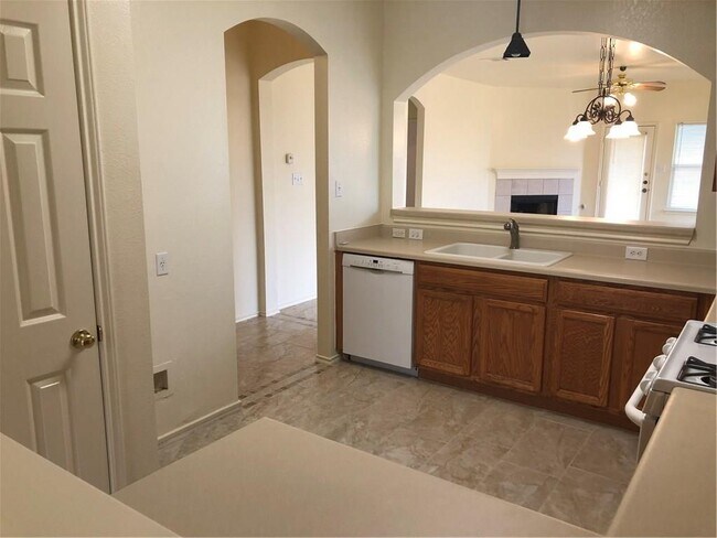 Building Photo - 801 Ranchero Rd