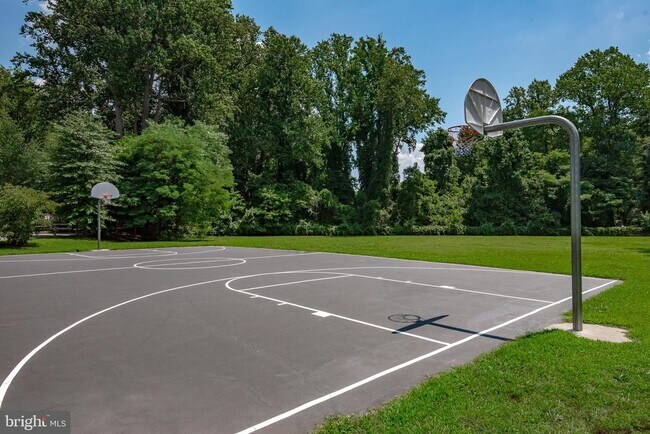 Building Photo - 854 Redwood Trail