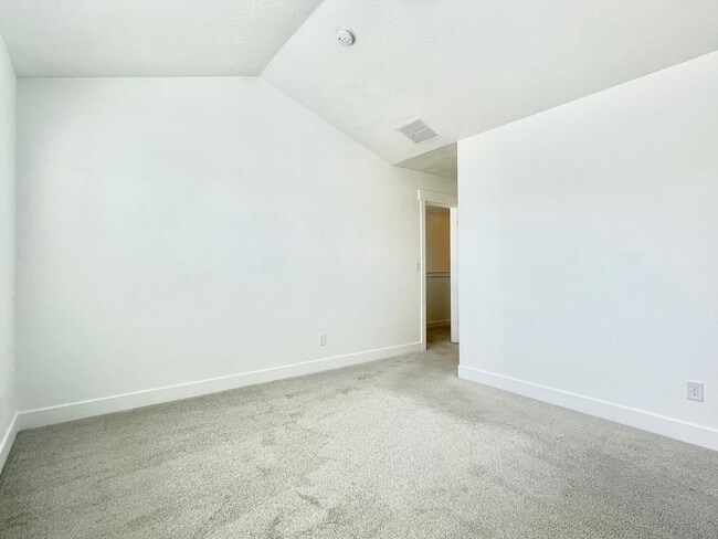 Building Photo - Beautiful Poolside Townhome at The Exchange!