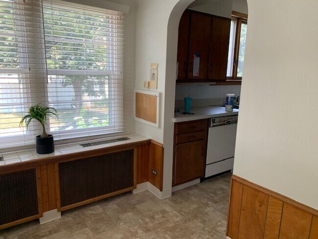 Building Photo - 4200 Brookside Ave