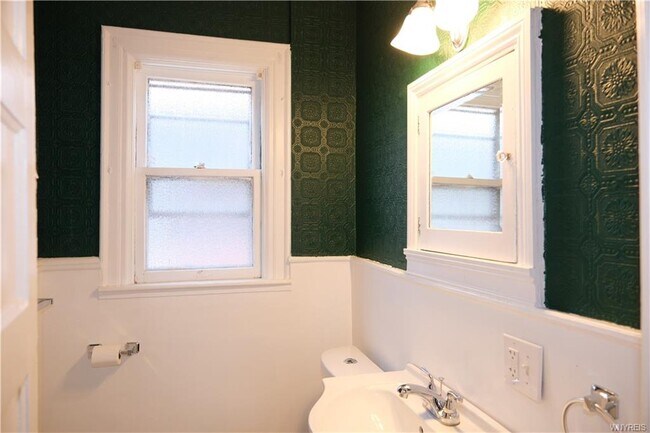 Building Photo - 259 Ashland Ave