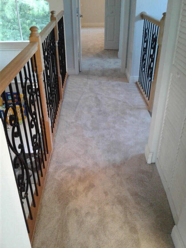 Building Photo - 5011 Pinecreek Pl