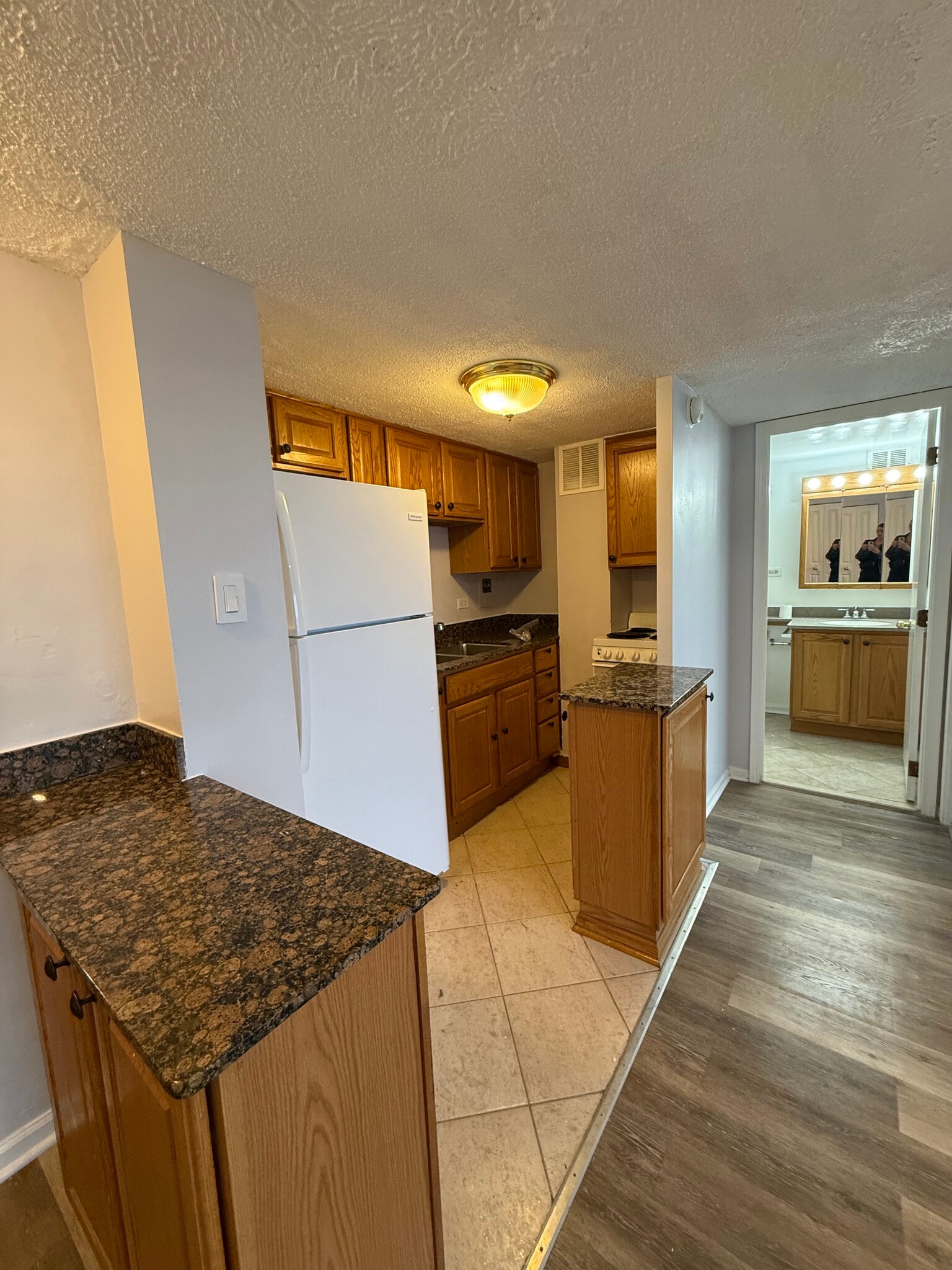 Building Photo - 4230 N Marine Dr