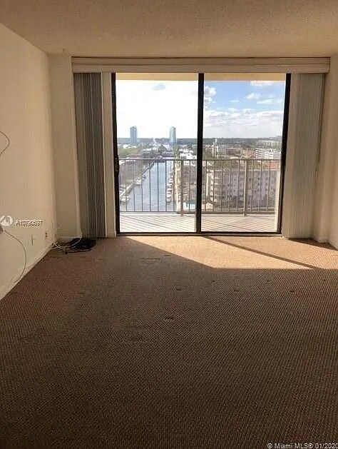 Building Photo - 290 174th St St