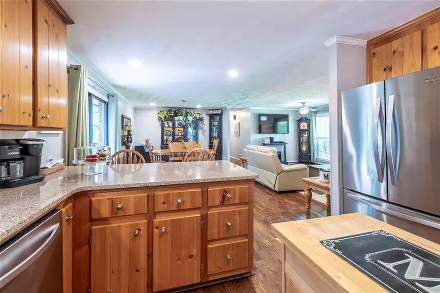 Building Photo - Room in Single Family Home on Morgan Rd