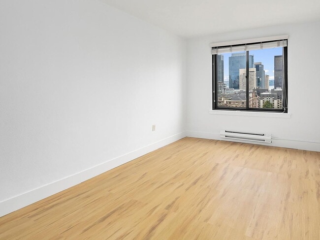 Building Photo - 1105 Spring St