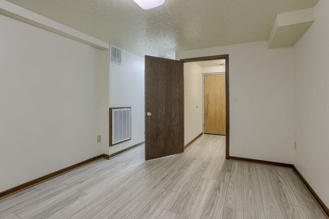 Building Photo - 1230 Cole Creek Dr