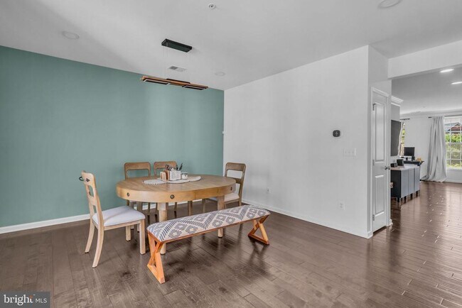 Building Photo - 23548 Belvoir Woods Terrace