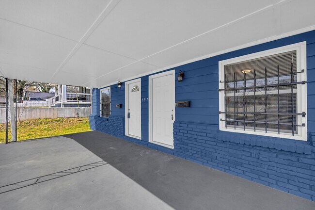 Building Photo - Charming 2BR Duplex in Atlanta