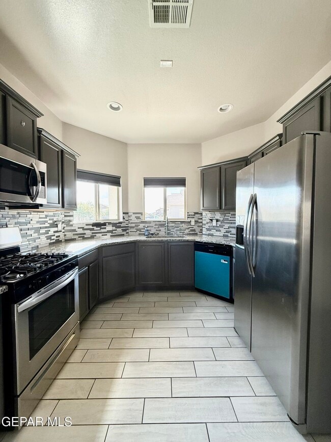 Building Photo - 4817 Mark Avizo
