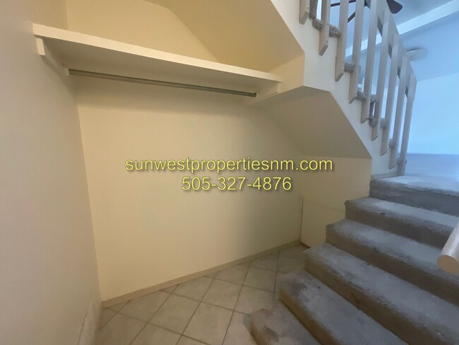 Building Photo - 4 Bedroom, 2 Bath Home