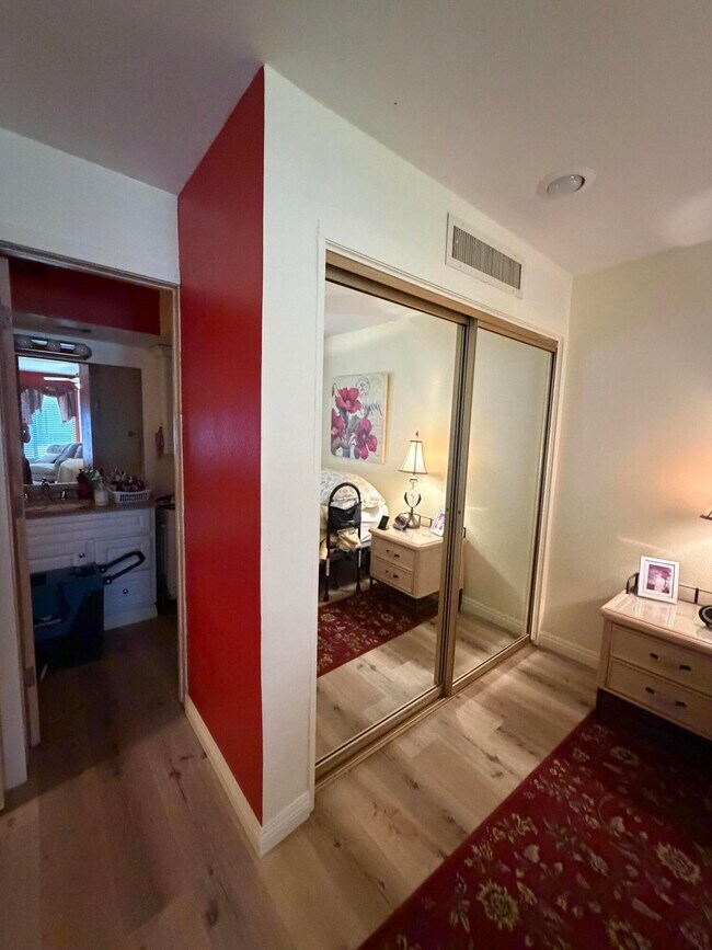 Building Photo - 1655 E Palm Canyon Dr