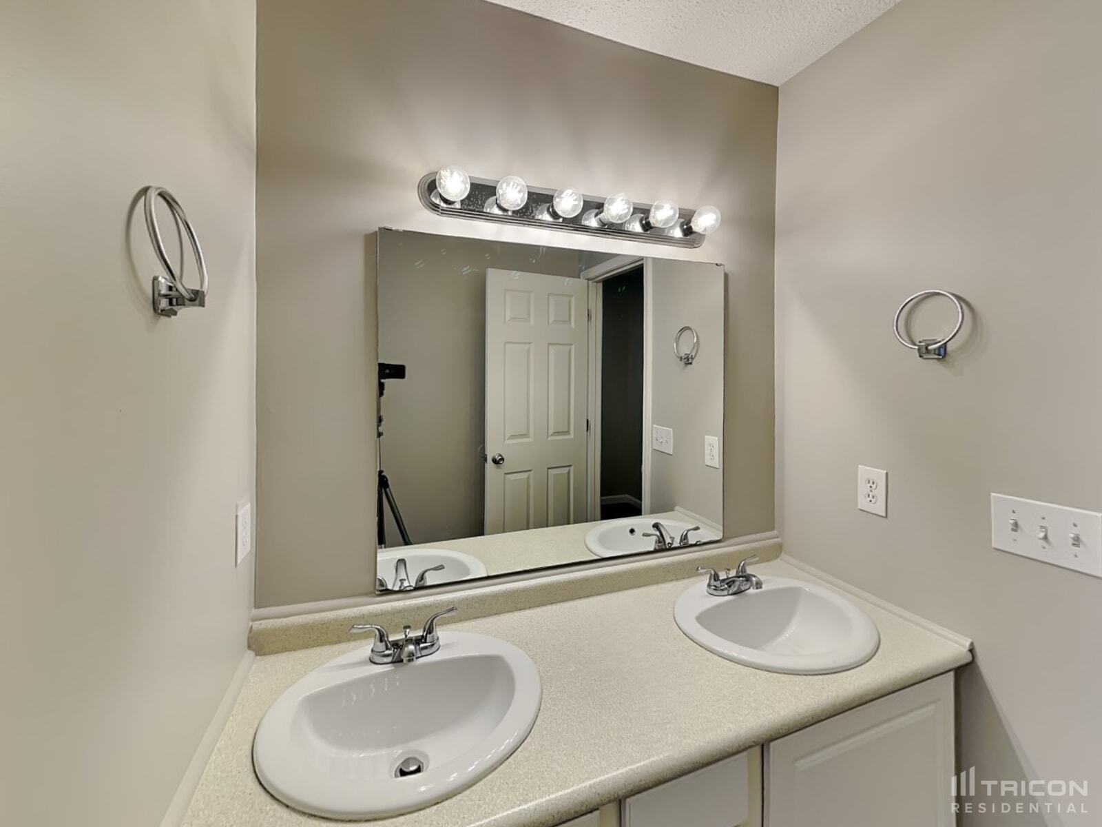 Building Photo - 149 Fox Grove Cir