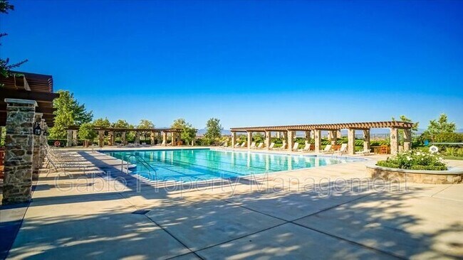 Building Photo - 26155 Lone Rock Ct