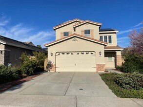 Building Photo - Stunning 4-Bedroom, 3-Bath Home – Available Now!