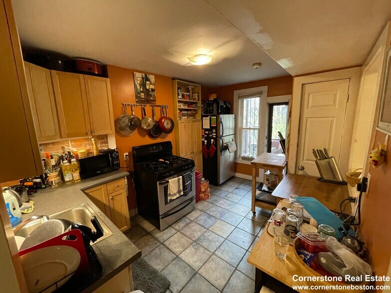Primary Photo - 12 Chesterton St