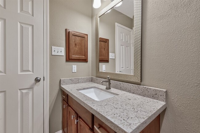 Building Photo - 20126 Black Canyon Dr