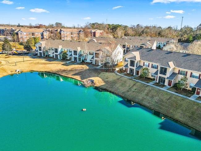 Building Photo - 447 W Longleaf Dr