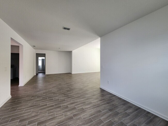 Building Photo - Beautiful Like New One Story Pine Glen Home with Solar Panels for Energy Efficiency & Three Car G...