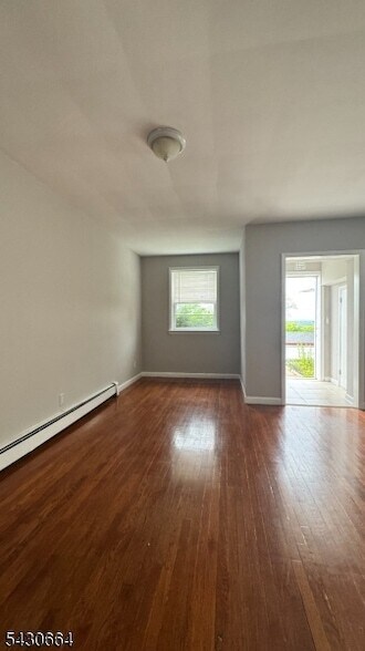 Building Photo - 270 10th St