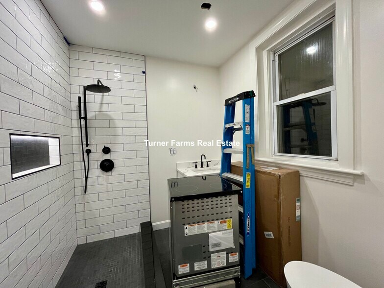 Building Photo - 211 Park Dr