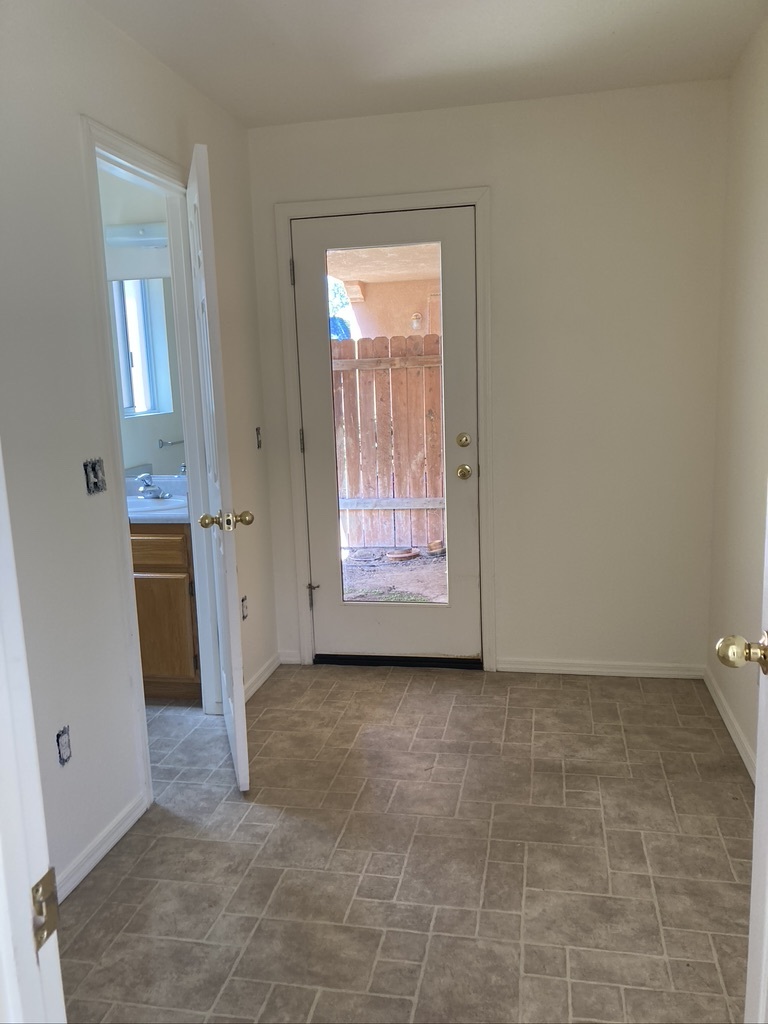 Bonus room and 1/2 bath - 896 Front St
