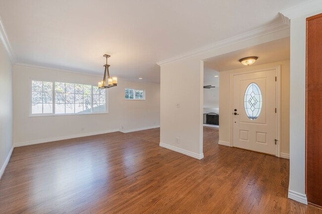 Building Photo - 15871 Belfast Ln