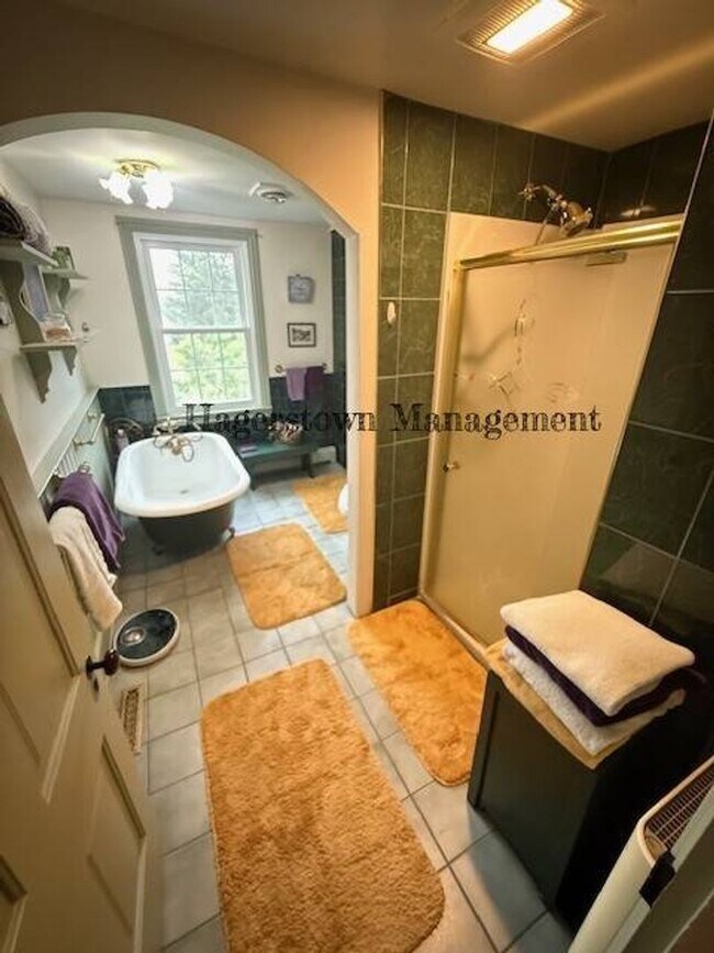 Building Photo - 3 Bedroom Home in Picturesque Appalacian M...