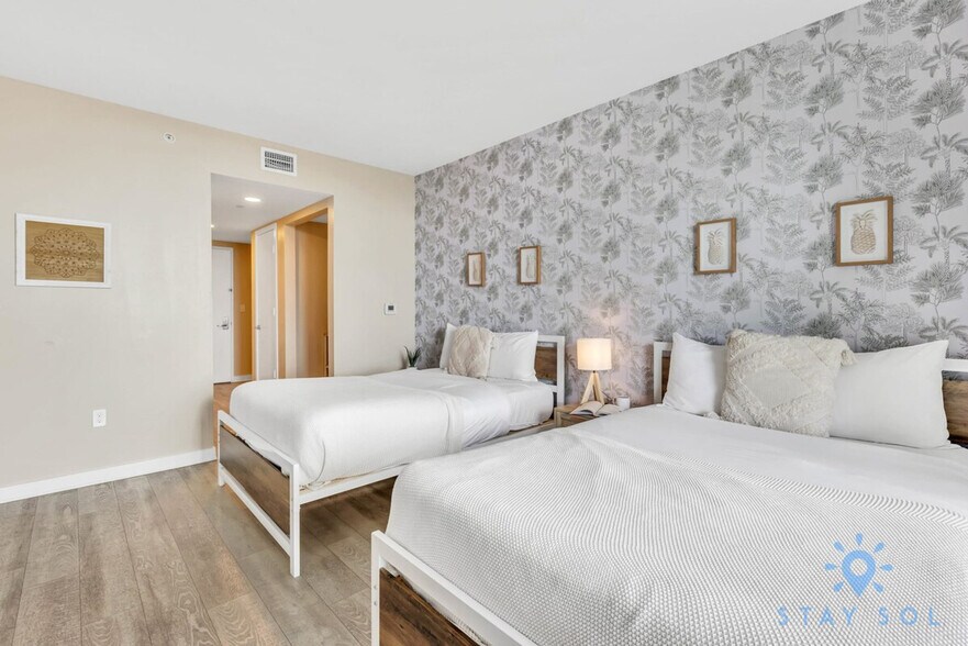 Building Photo - 2602 E Hallandale Beach Blvd