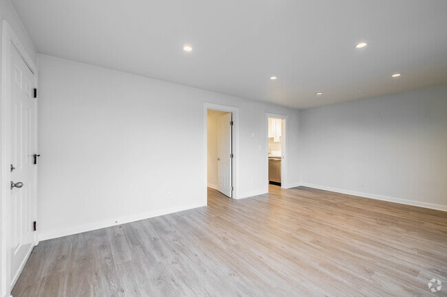 2BR, 1BA - 750SF - Living Room - Nordic View