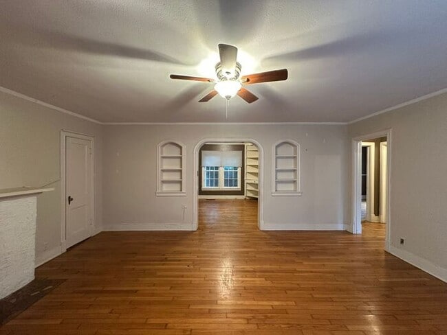 Building Photo - 2 Bedroom 1 Bath Unit in Central Tyler! *L...