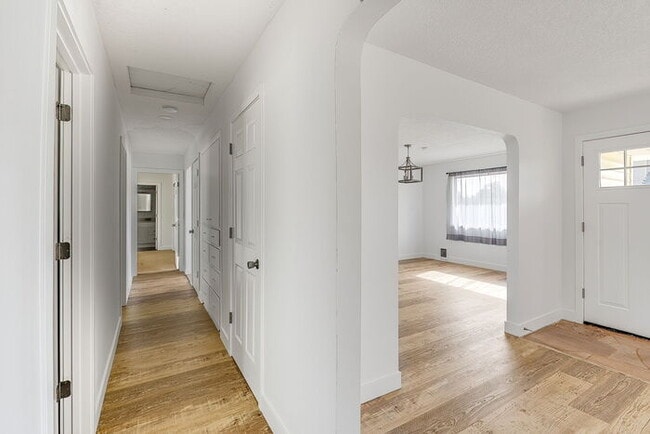 Building Photo - 2030 Ocean Beach Pl