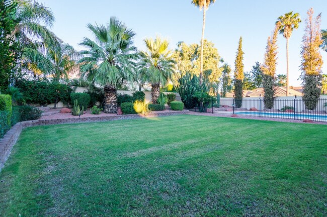 Building Photo - 16025 N 58th Pl