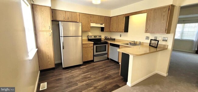 Building Photo - 634 Glynlee Ct