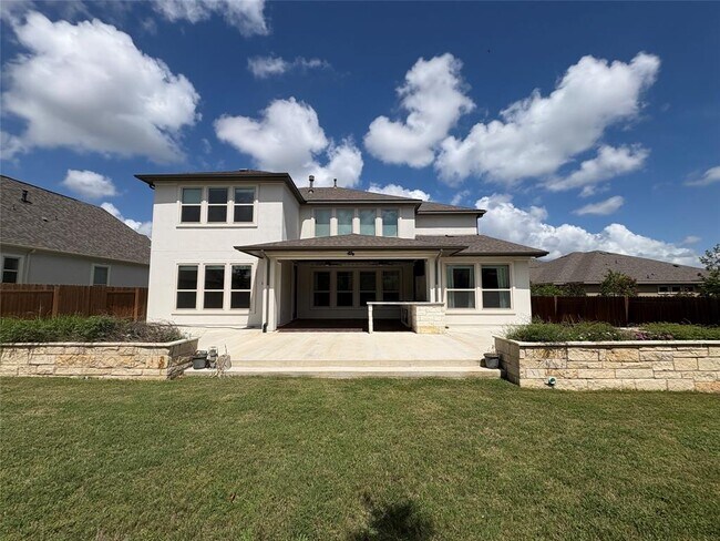 Building Photo - 2904 Fallcrest Bnd