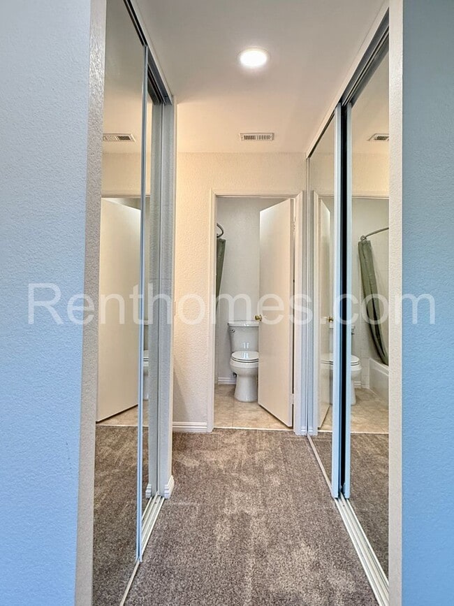 Building Photo - 10750 Aderman Ave