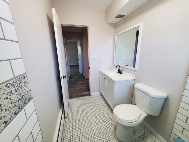 Building Photo - 910 Elder Rd