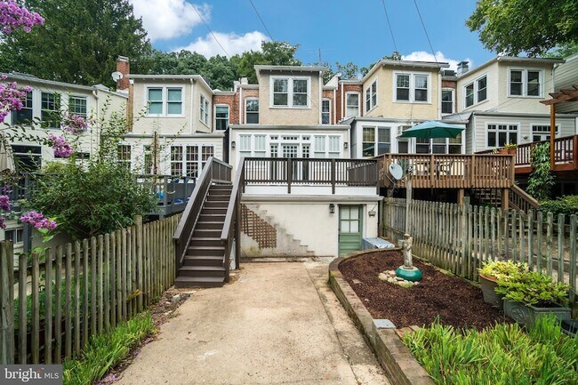 Building Photo - 2030 Pierce Mill Rd NW